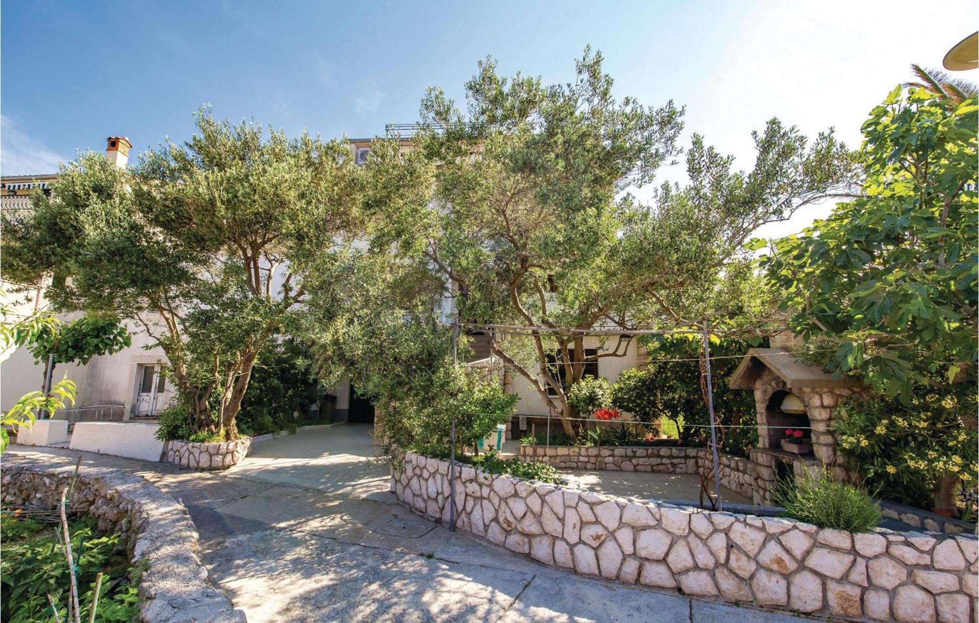 Stunning Apartment In Barbat-Rab With Wifi Barbat na Rabu Eksteriør bilde