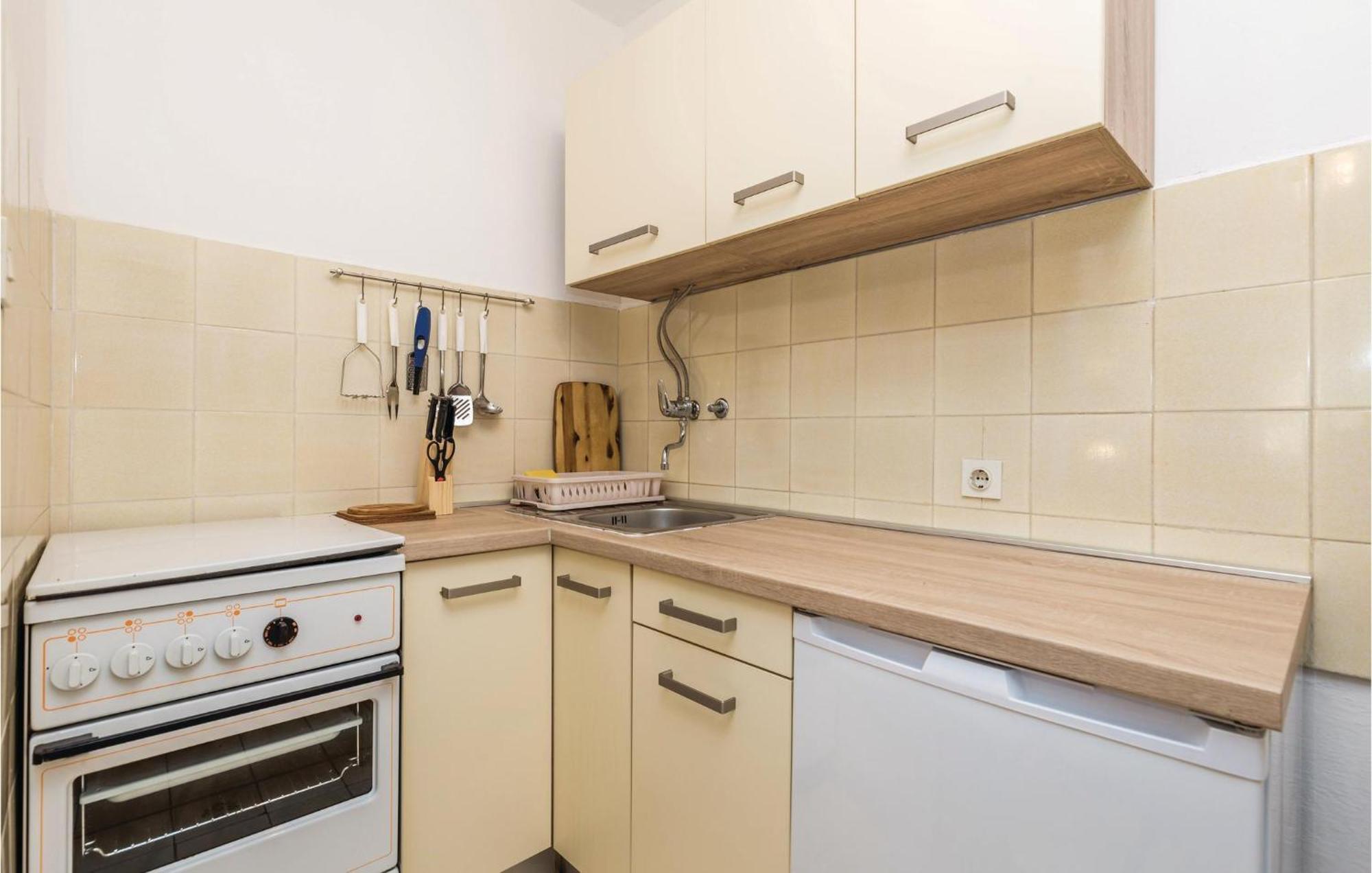 Stunning Apartment In Barbat-Rab With Wifi Barbat na Rabu Eksteriør bilde