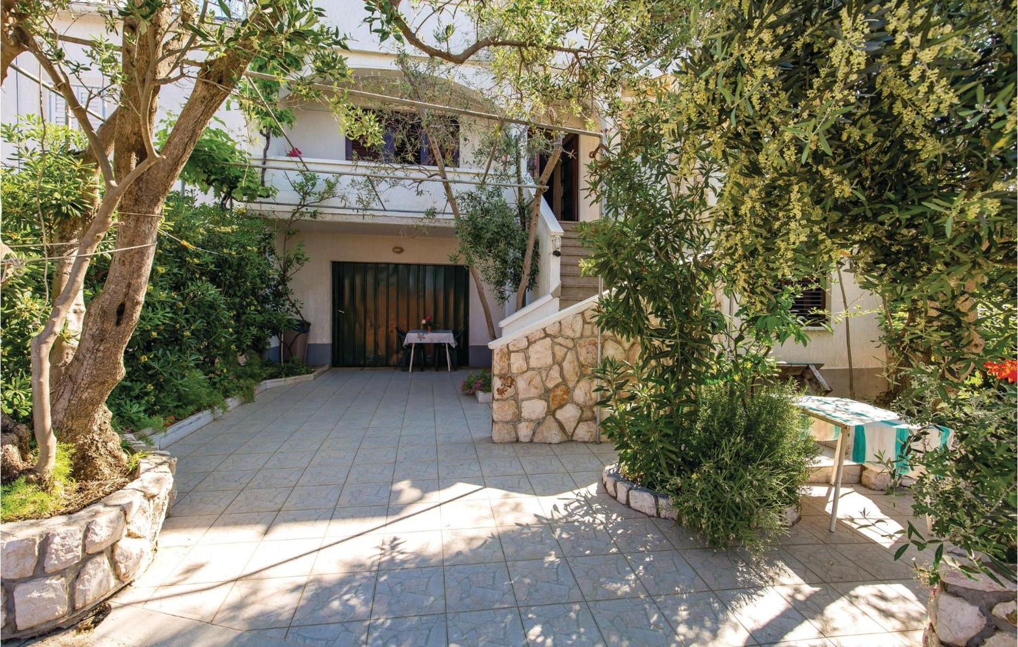 Stunning Apartment In Barbat-Rab With Wifi Barbat na Rabu Eksteriør bilde